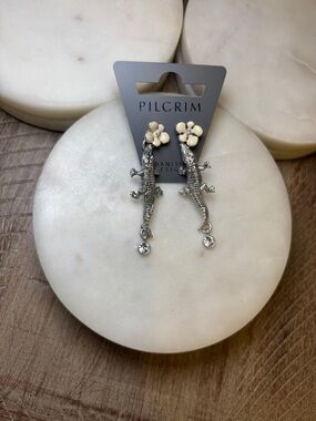 243 Pilgrim Silver Lizard Drop Earrings with Cream Flower Studs & Crystal Drops